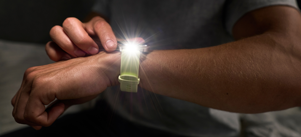 ceas Garmin Venu 4 cu lanternă LED